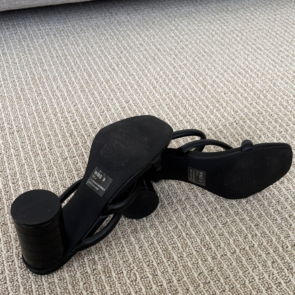 DV WORN ONCE by Dolce Vita Black Strappy Heels - Picture 2 of 3